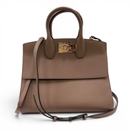 全新☆ Salvatore Ferragamo Ferragamo Studio Gancini 軟皮兩用肩包/手提包，ブラウン，意大利製造，女士，帶防塵袋。