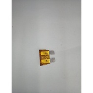 LARGE FUSE 7.5 FUSE 7.5 a LARGE FUSE/ 7.5 a FUSE/ 7.5 a
