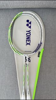 Yonex Astrox 100 ZZ 羽毛球拍