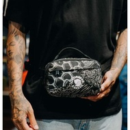 [GENUINE] Fjallraven Kanken Art Hip Pack Mini Crossbody Bag Fashionable Compact Design Can Be Worn C