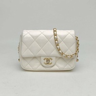 CHANEL 白色羊皮晶片金扣23B滾邊鏈條CF口蓋包方胖子肩背包