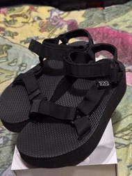 Teva platform sandals 黑拖鞋