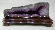 巴西紫水晶洞 重量7.3公斤 [含精美實木底座]