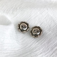 【 日本直送　名牌中古包 】CHANEL シャネル イヤリング シルバー ココマーク vintage ヴィンテージ オールド 8r3ttb