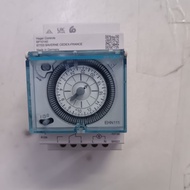 (used) hager EHN111 timer