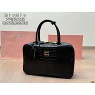 MIU MIU/Mumu Handbag Briefcase Size 34 * 22 Women Style 308 Yuan Free Shipping