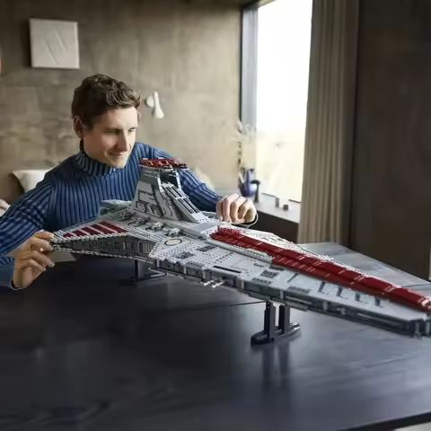 2026 Stock NEW 75367 Biggest Venator Class Republic Attacks Cruiser 5374Pcs Home Decoration Assembly