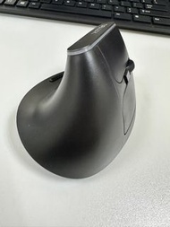 DELUX 人體工學垂直滑鼠
