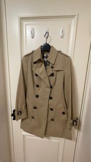 Burberry 經典風衣外套