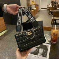 Túi Xách Nữ Túi Đeo Chéo Mỏ Khóa Xoay Viền Xích Day Dù Bản To Thời Trang H28