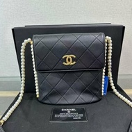 ✨CHANEL 黑金珍珠鍊調肩背斜背包 18.5*19.5*8  98新配件塵袋盒子保卡