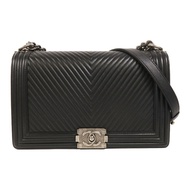 CHANEL 牛皮皮革Boy 28銀扣鏈帶肩背袋