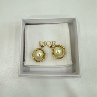 Dior 珍珠耳環 金色的質地非常高級