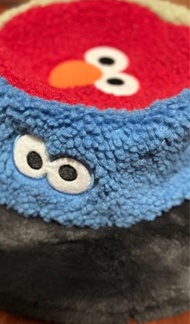 日本環球影城 芝麻街毛毛冷帽 Elmo Cookie Monster