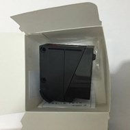 <0>E3JM-R4M4-G New High Quality E3JM-R4M4 Photoelectric Sensor