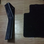 Rear carpet clamp cover bmw e36