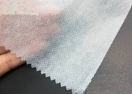ผ้าสปันบอนด์ ผ้าทำชุด PPE สีขาว ผ้าทำถุงกระเป๋า มี 2 ขนาด 60 แกรม และ 75 แกรม เนื้อหนาอย่างดี หน้ากว้าง 160 ซม. หน่วยขายเป็นเมตร