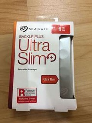 Seagate1TB backup plus ultra slim ultra thin 2.5吋 超薄美型隨身硬碟 （白金色 全新未拆)