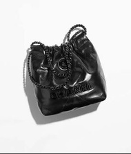 CHANEL 22 Mini Handbag So Black 🖤