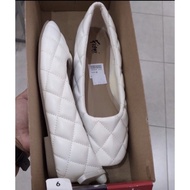 Flat shoes Fioni by Payless Original