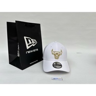 NEW ERA 39Thirty Outlined Chicago Bulls FITTED White Original Hat