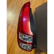 LAMPU BELAKANG MYVI 1.5 SE (L) KIRI