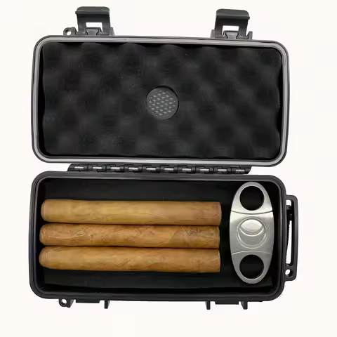 Portable cigar box for travel; moisture-proof and temperature-controlled box for Cuban cigars, seale