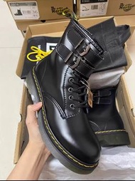 🌟官網授權商家🌟 Dr . martens 馬汀博士 Jadon8孔雙排扣側拉鍊真皮女短靴增高英倫風尺碼：35-40