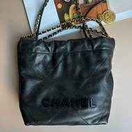 ::CHANEL:: 22 BAG  AS3980黑荔枝牛皮黑LOGO金鍊MINI 22BAG金鏈兩用斜背包