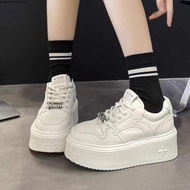 kasut jogging perempuan kasut sport wanita kasut perempuan Casual Campus-Style Thick-Soled White Sne