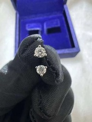 周大福18k鑽石耳環