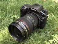 ตัวอย่างกล้องดิจิตอลแบบยูนิฟอร์ม Canon 5DSR 80D ของเล่นตกแต่งบ้านแบบสมจริง ชิ้นส่วนเลนส์กล้อง DSLR ข