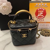 4/12 現貨｜😍🖤Chanel 22B Mini vanity with chain 新款金屬手柄小方盒子🖤黑色 Full set連專門店單❣️所有手袋接受陪驗