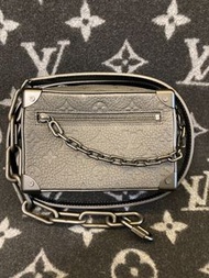 正版 現貨 Louis Vuitton LV 男裝 20 Mini Soft Trunk Tauillon Black Leather Bag 小型隨身袋