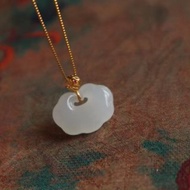 18K金鑲嵌天然和田玉如意吊墜 羊脂玉如意鎖 鎖骨鏈