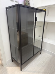 IKEA黑色玻璃展示櫃連門