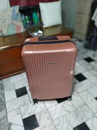 粉紅色32吋特大行李箱