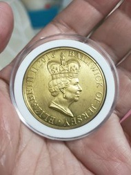 澤西島(英屬行政區) Bailiwick of Jersey慶祝英國女王伊莉莎白二世90 歲壽辰發行的5英鎊紀念幣  鎳黃銅幣  直徑38.61毫米