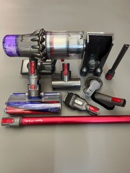 （終身售後)Dyson v11 fluffy 無線吸塵機一套，保證原裝正品， 整套經深度清潔消毒，原廠原裝電池續航45mins以上，吸力強勁，安全穩定性高，有門市有保養，購買信用度高