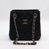 CHANEL Mini tote粒面牛皮水桶包