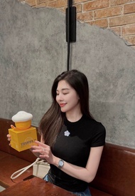 Kem body Nấm Queenie Skin chính hãng (tặng kèm 1 gói ttbc ).giúp làm trắng da sáng mịn màng da( mỹ