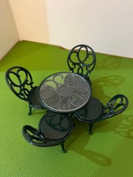 森林家族8.二手綠色花園桌椅