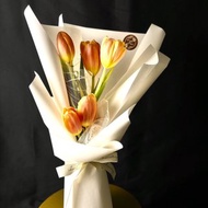 Love is Coming鬱金香花束