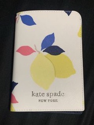 KATE SPADE檸檬護照夾