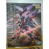 Gundam Model Kit: MG Justice Gundam