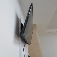 TV Bracket Fixed & Tilted/ Universal Monitor Screen Wall Mount 26 inch to 70 inch