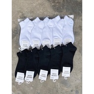 SET OF 10 PAIRS OF ONE COLOR BLACK AND WHITE SLIM SOCKS IN UNISEX MATERIAL (CHUNGHOI)