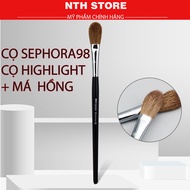 Sephora 98 highlight brush + highlight blush covered with soft bristles specialized for professional