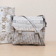 DIOR Diorcamp郵差信使包中號29灰色帆布銀扣2020Oblique印花肩背包