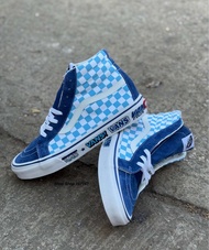 Vans off THE wall เป็นสินค้ามือสองไม่มีกล่องไม่มีใบรับประกันค่ะแต่สินค้าทางร้านคุณภาพดี 95% ค่ะสินค้